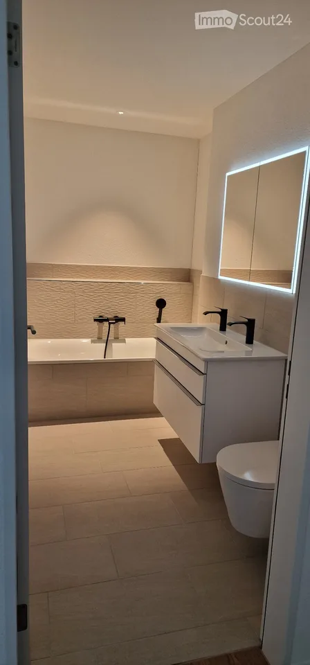 Erstvermietung komfortable 3.5-Zimmerwohnung
