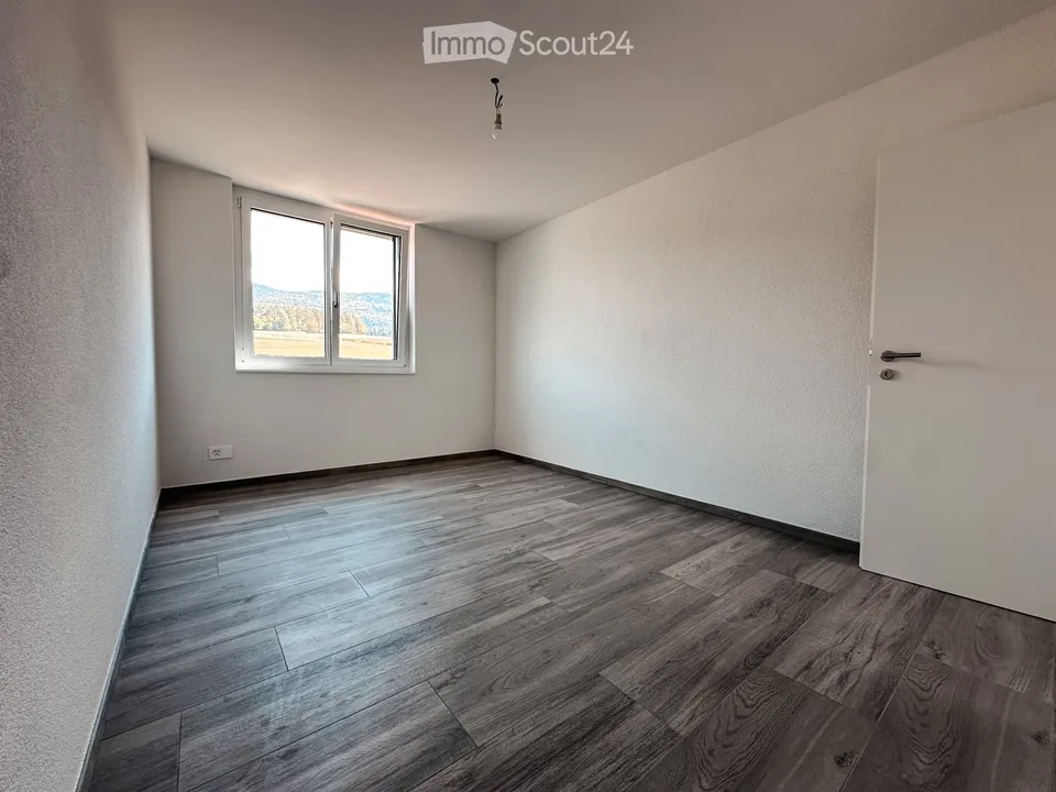 Spacious 4.5-room new apartment in Courtételle