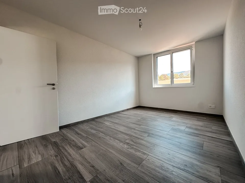 Spacious 4.5-room new apartment in Courtételle