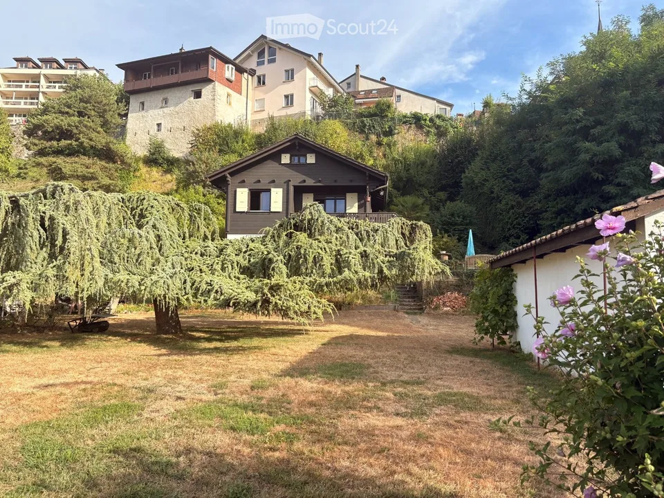 Magnifique chalet avec très grand jardin, proche de tout