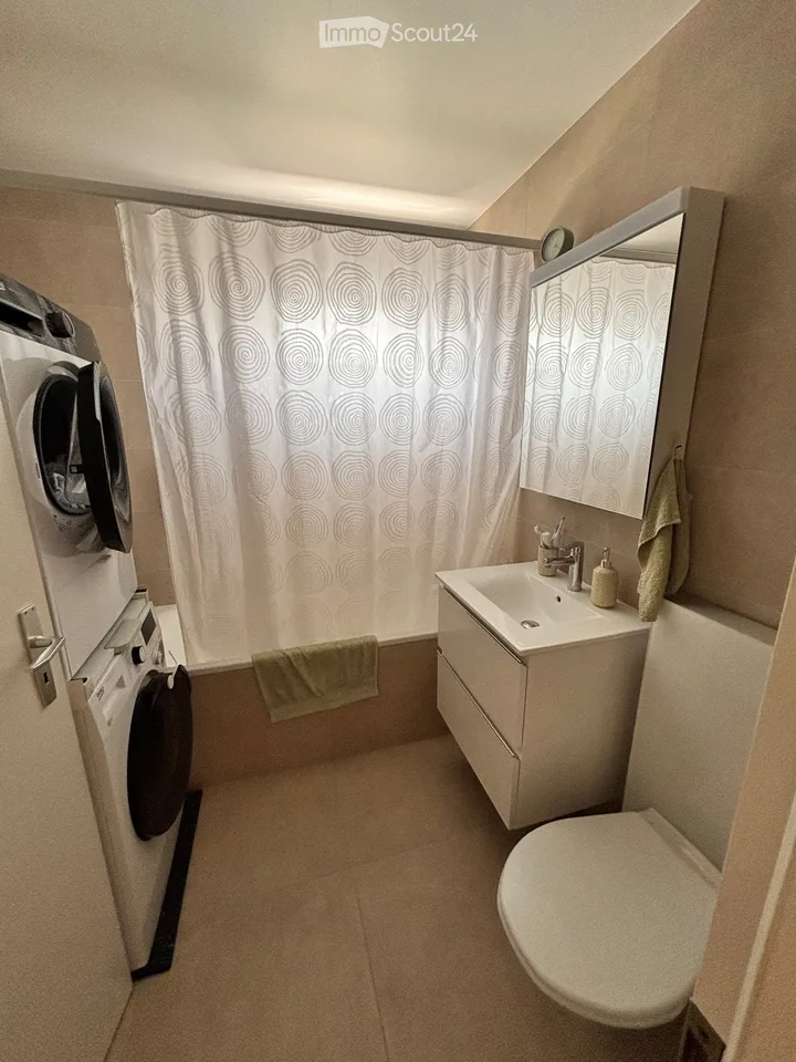 Lease transfer 4.5 rooms on October 15, 2026 in Colombier NE