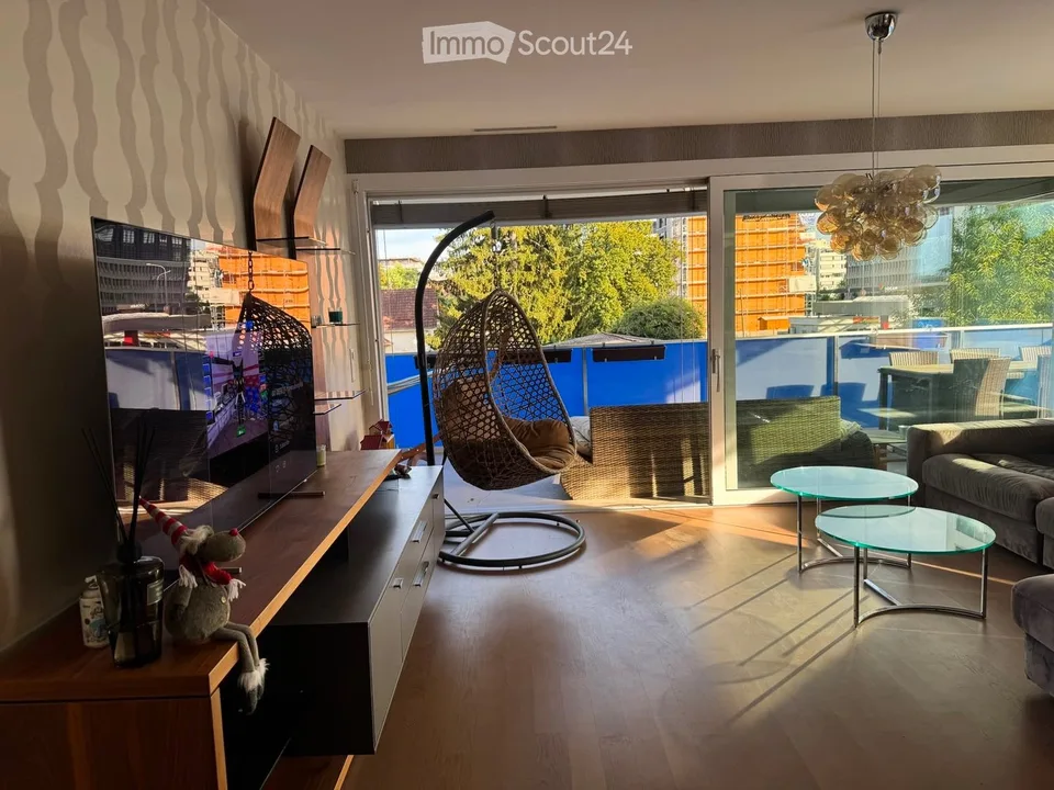Fully furnished apartment, 10 min walk to the airport!