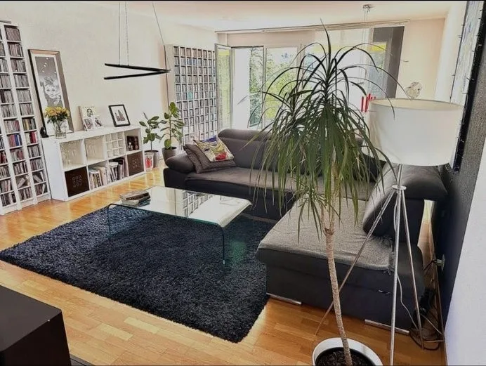 Helle 3.5-Zimmer-Wohnung mit 99 m² und Balkon in Dübendorf
