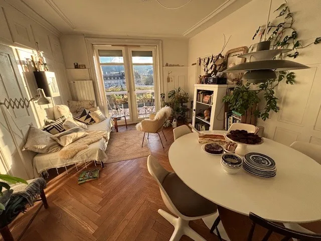 ab 1. Oktober 26 schönes, helles unmöbliertes zimmer in 2er WG zu vermieten