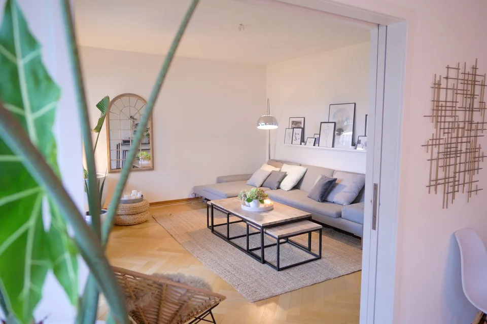 Wohnung bis 31.7.29 unmöbliert (3 Zimmer + Balkon)