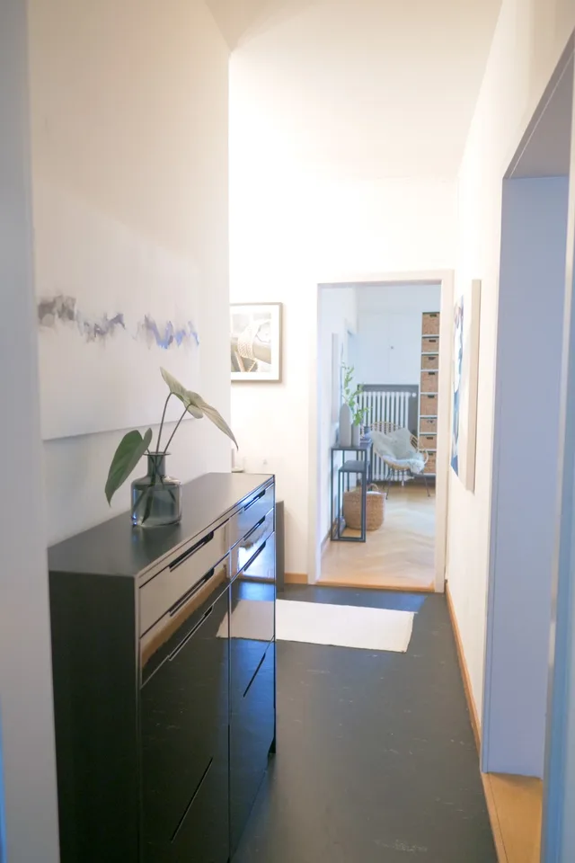 Wohnung bis 31.7.29 unmöbliert (3 Zimmer + Balkon)