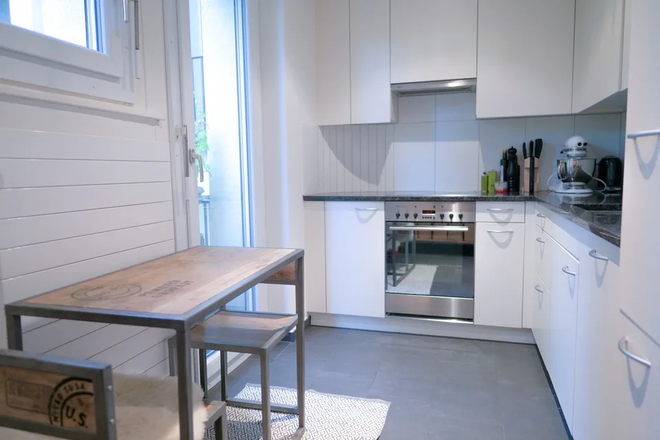 Wohnung bis 31.7.29 unmöbliert (3 Zimmer + Balkon)