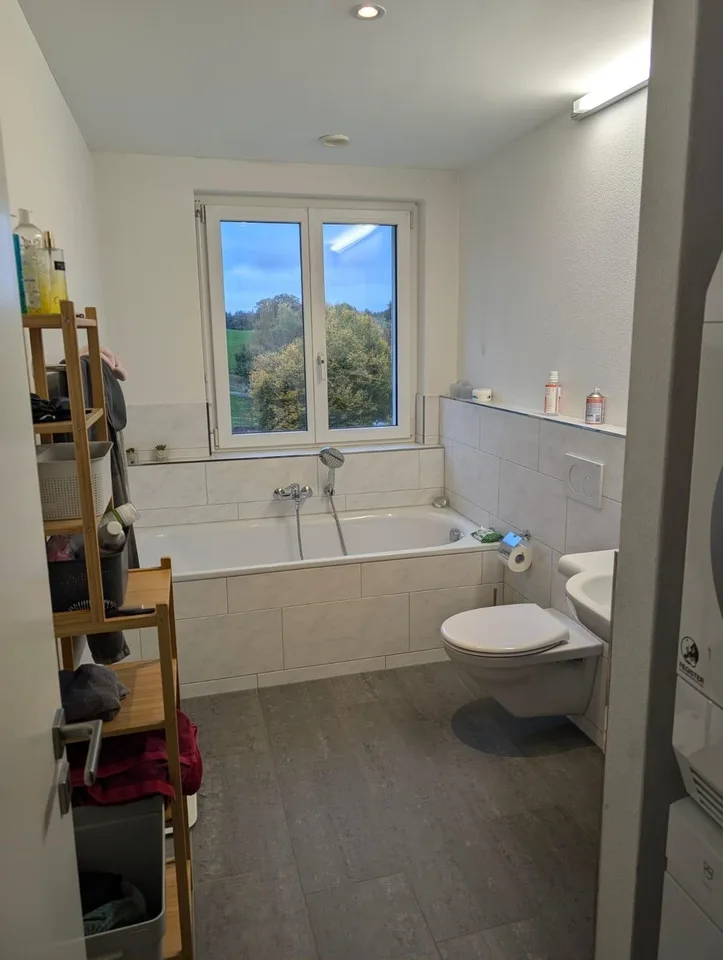 Beautiful shared apartment room in Wetzikon 900 (including utilities, Swisscom (TV and internet), cleaning lady & general shopping) Size: approx. 15 square meters