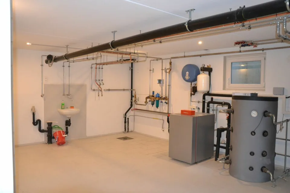 3-Generation House, 7 rooms + 2 rooms + garden. Noble, modern, chic restoration, very bright, all bio - or: 7-room apartment and 2-room office / au-pair apartment