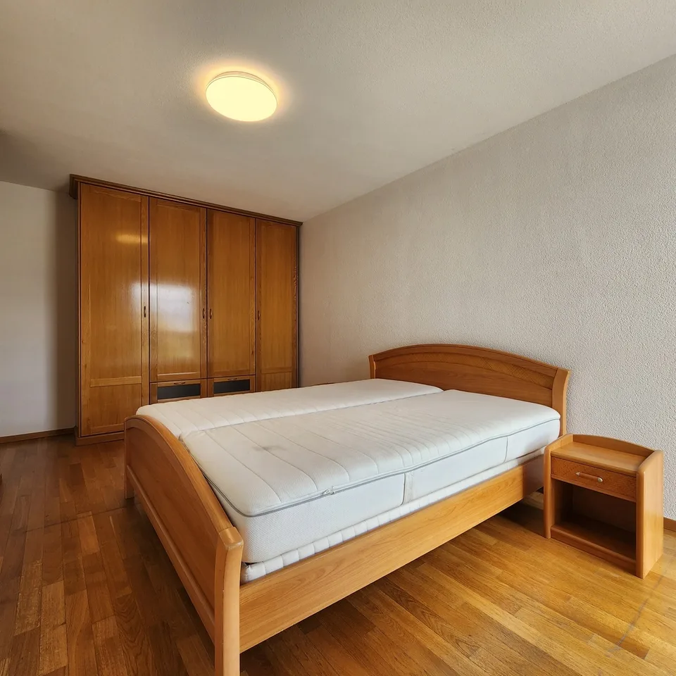 Wohnung mit 4,5 Zimmern und zwei Balkonen