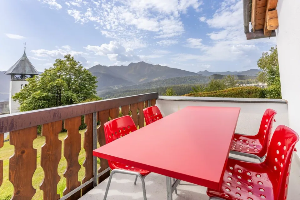 4 bedroom apartment with great view in picturesque Fidaz