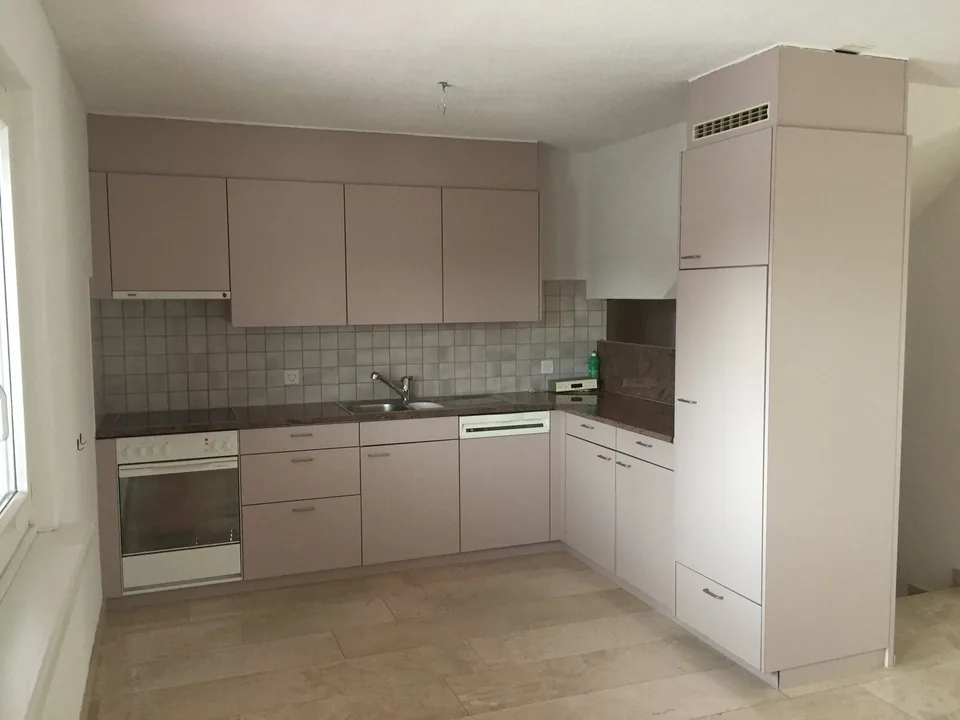 Charmantes 3.5-Zimmer-Apartment in Stetten – Renoviertes Altbau mit Balkon