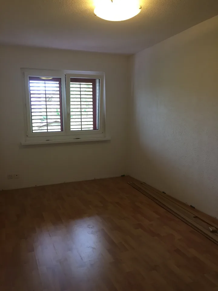 Charmantes 3.5-Zimmer-Apartment in Stetten – Renoviertes Altbau mit Balkon