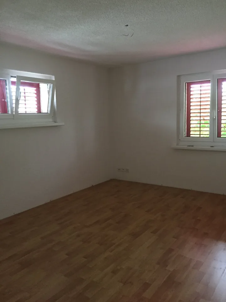 Charmantes 3.5-Zimmer-Apartment in Stetten – Renoviertes Altbau mit Balkon