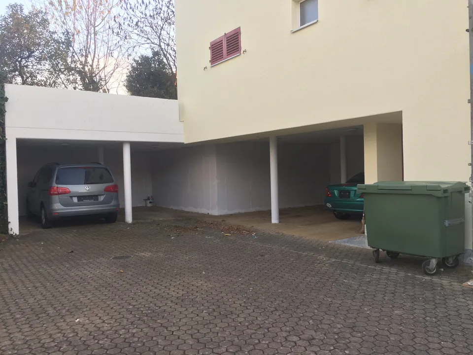 Charmantes 3.5-Zimmer-Apartment in Stetten – Renoviertes Altbau mit Balkon
