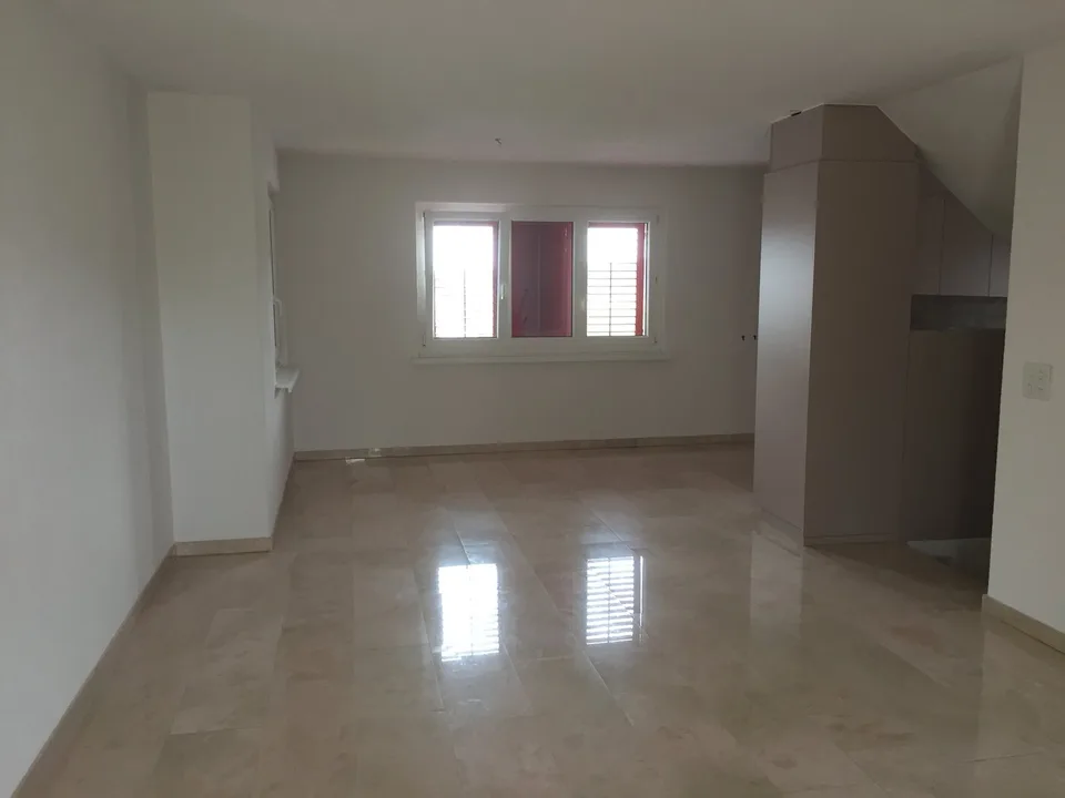 Charmantes 3.5-Zimmer-Apartment in Stetten – Renoviertes Altbau mit Balkon