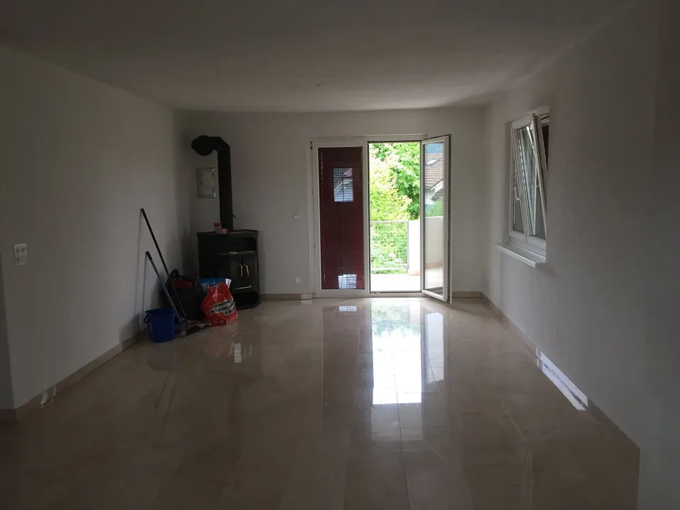Charmantes 3.5-Zimmer-Apartment in Stetten – Renoviertes Altbau mit Balkon