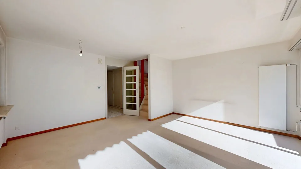 4.5-room semi-detached house with hobby room and parking space