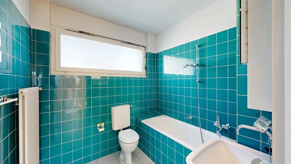 4.5-room semi-detached house with hobby room and parking space