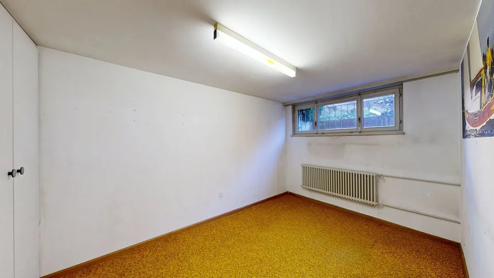4.5-room semi-detached house with hobby room and parking space