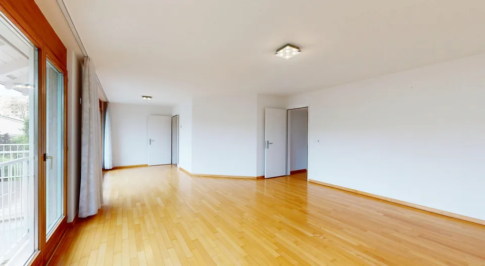 Large 7.5-room single-family house in a unique location