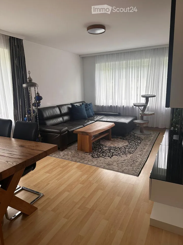 Helle 4.5-Zimmer-Wohnung im 4. OG in Domat/Ems
