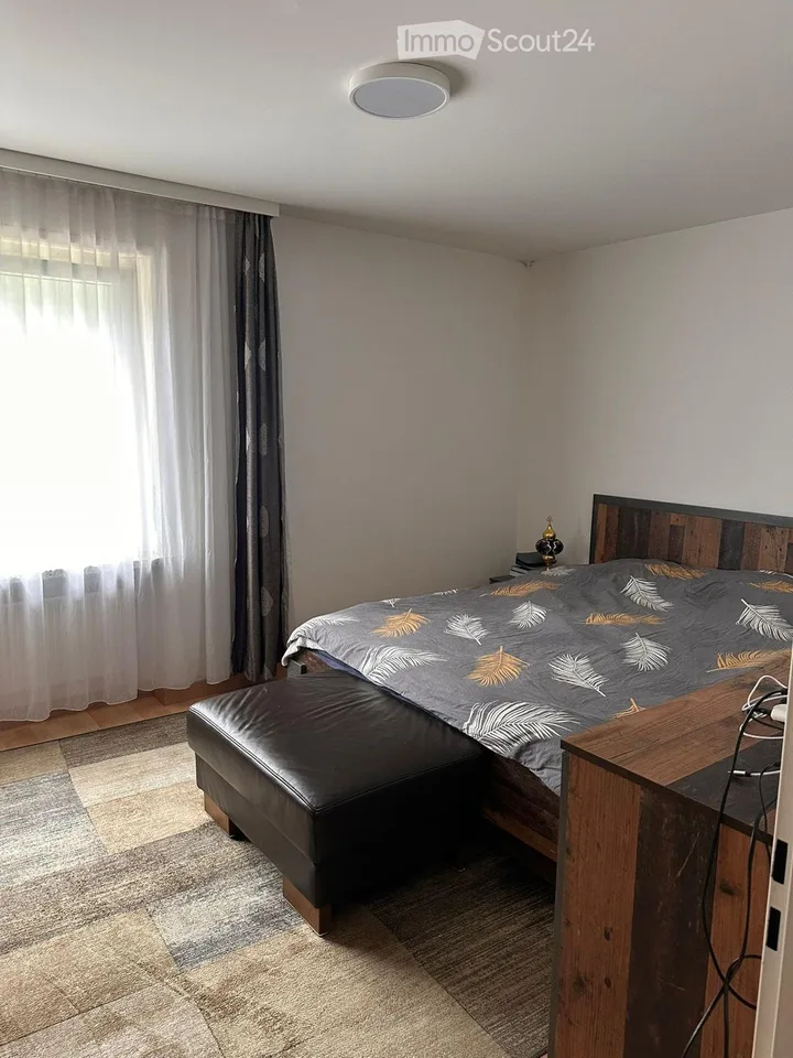 Appartamento luminoso 4.5 locali al 4° piano a Domat/Ems