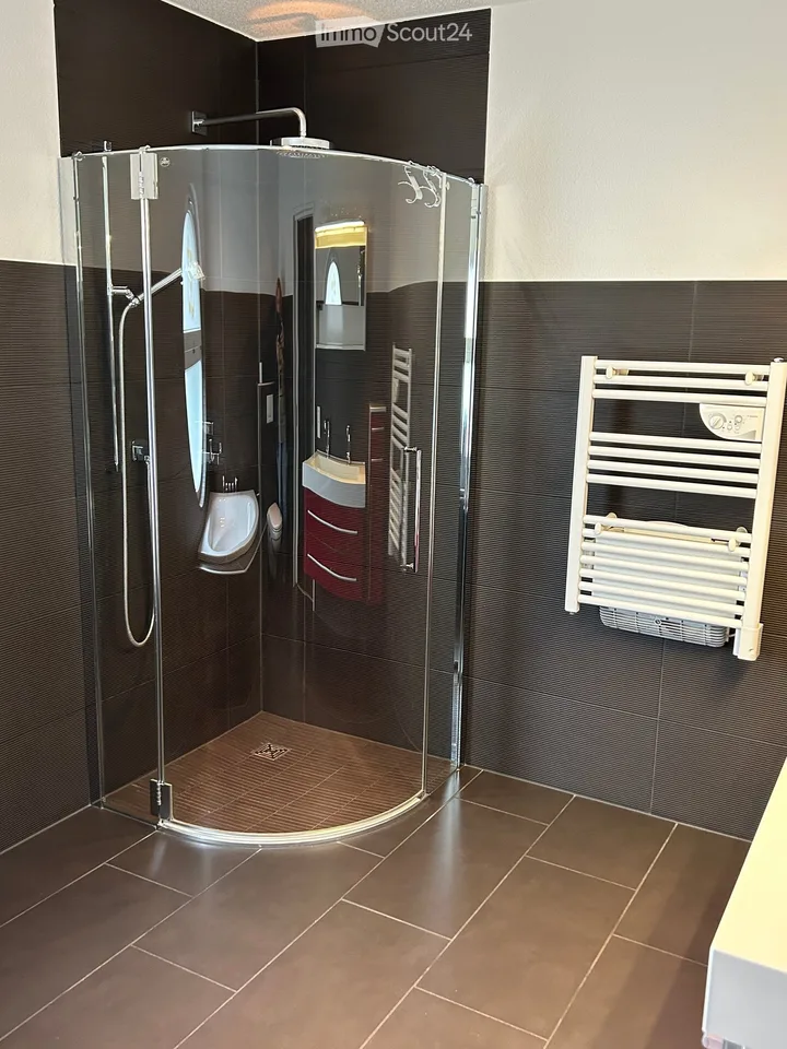 Spacious living on approximately 163m2 and 4.5 rooms