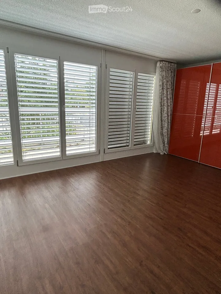 Spacious living on approximately 163m2 and 4.5 rooms
