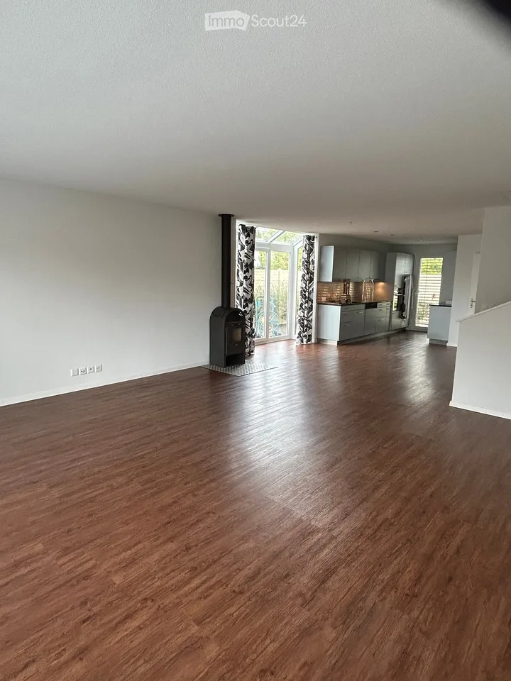 Spacious living on approximately 163m2 and 4.5 rooms