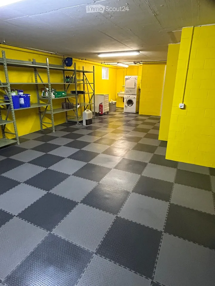 Spacious living on approximately 163m2 and 4.5 rooms