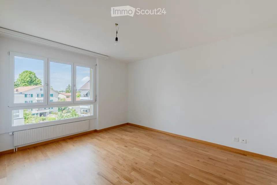 Sonnige, grosszügige Wohnung mit Balkon