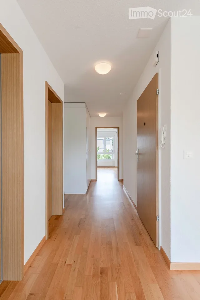 Sonnige, grosszügige Wohnung mit Balkon