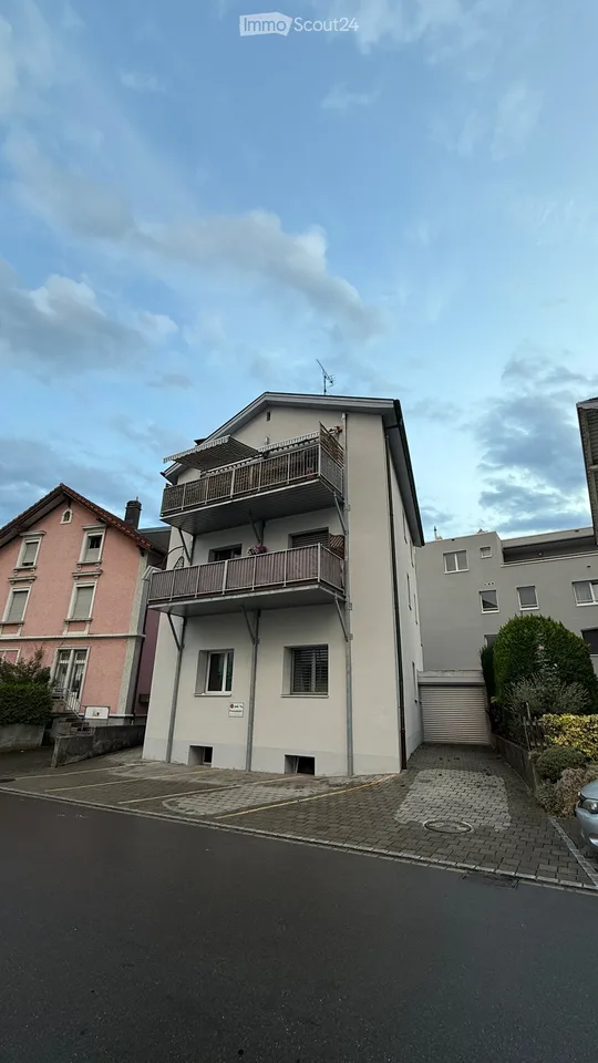 3.5-Zimmerwohnung, Hochparterre mit Terrasse im 1. OG