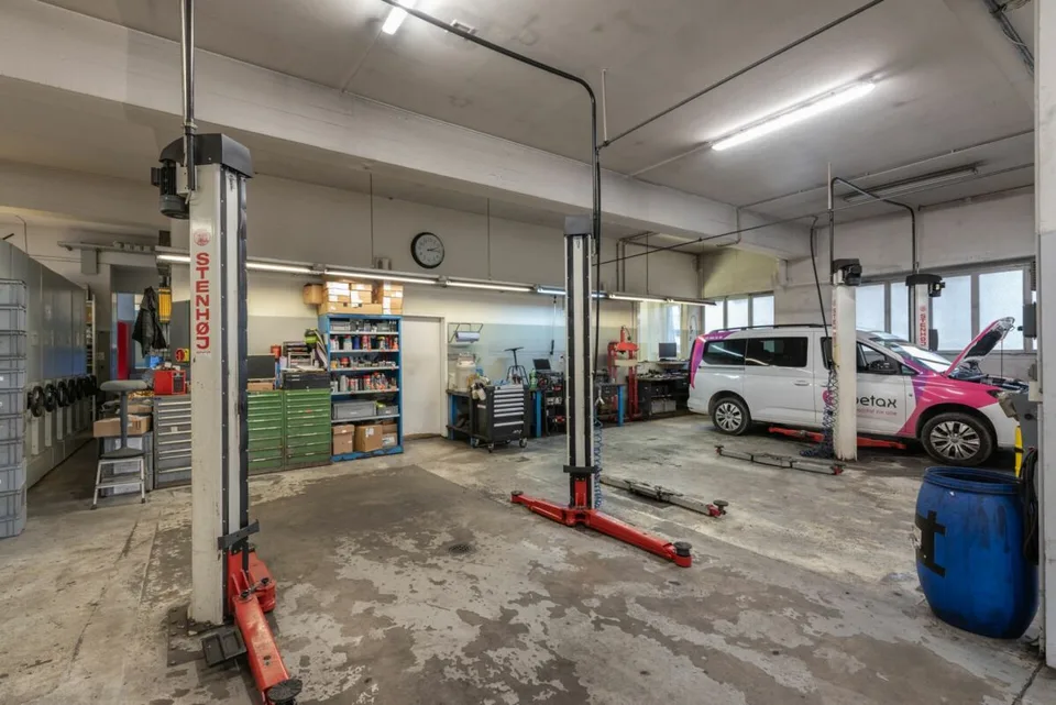 Propriété commerciale avec hall de stationnement dans un emplacement idéal à Berne - polyvalent et parfaitement desservi – photo 8 sur 15