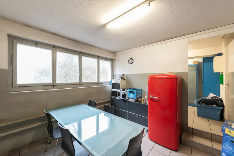 Propriété commerciale avec hall de stationnement dans un emplacement idéal à Berne - polyvalent et parfaitement desservi – photo 10 sur 15