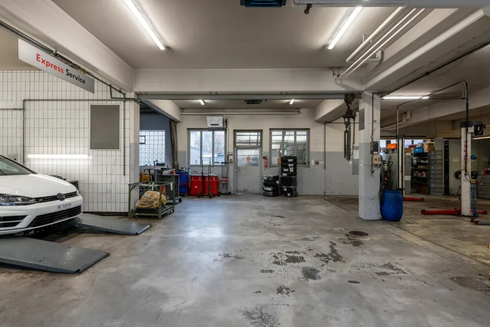 Propriété commerciale avec hall de stationnement dans un emplacement idéal à Berne - polyvalent et parfaitement desservi – photo 9 sur 15