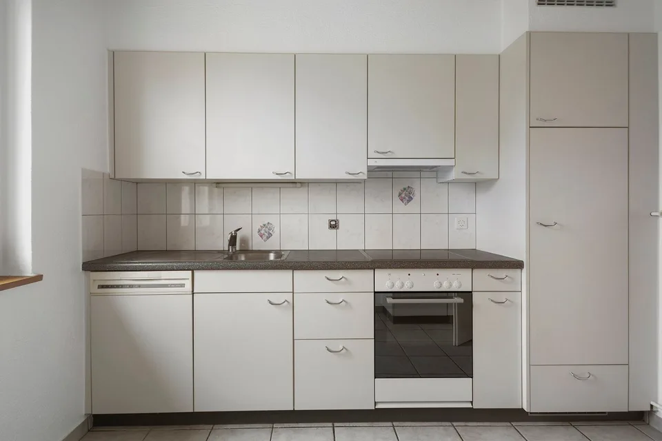 Vier-Zimmer-Wohnung mit Balkon und voll ausgestatteter Küche