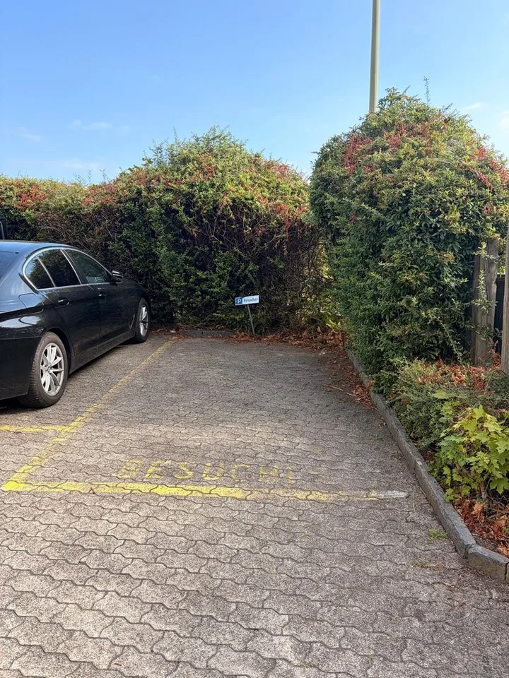 Aussenparkplatz in Oetwil am See zu vermieten