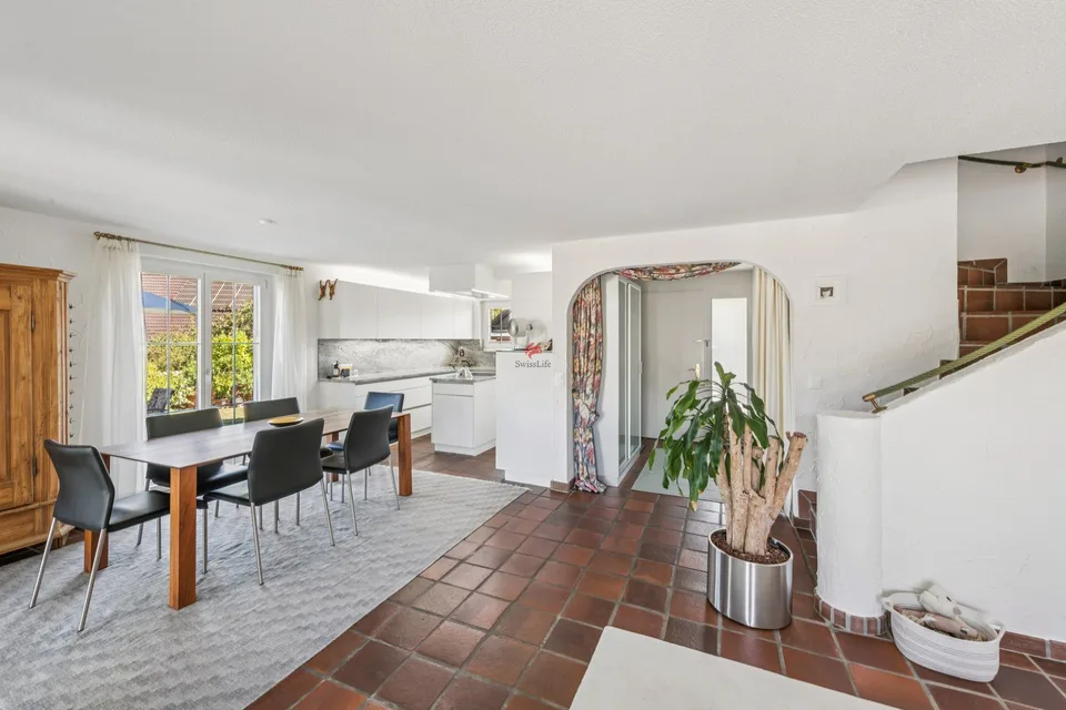 Doppeleinfamilienhaus mit Pool und Wintergarten