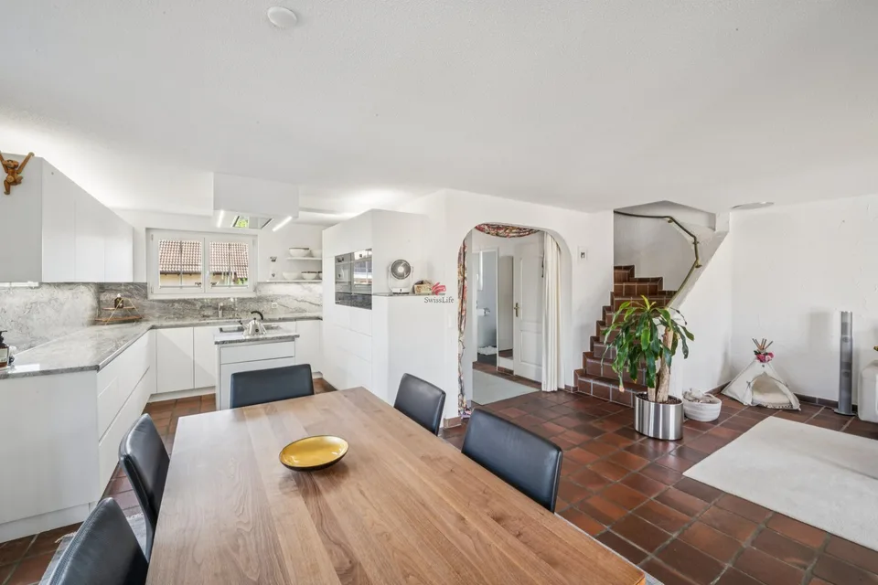 Doppeleinfamilienhaus mit Pool und Wintergarten
