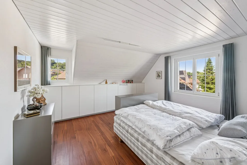 Doppeleinfamilienhaus mit Pool und Wintergarten