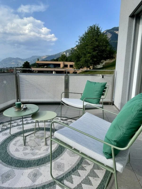 Originelle exklusive Terrassenwohnung in einer attraktiven Wohnlage in Sils i.D.