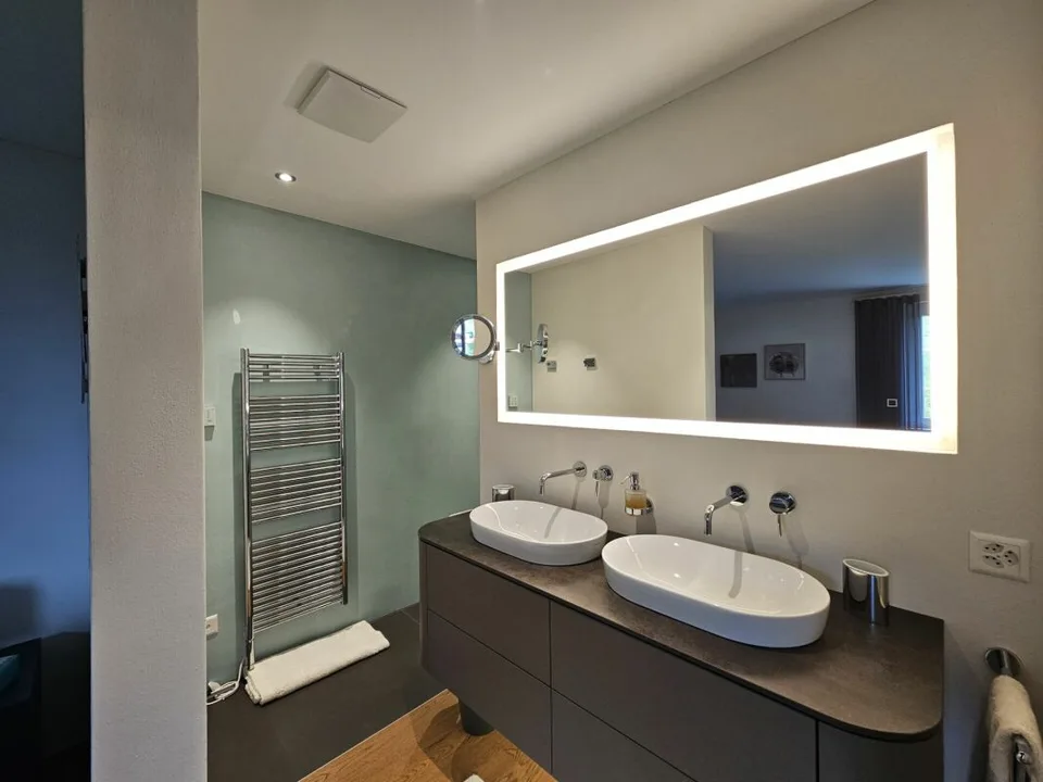 Originelle exklusive Terrassenwohnung in einer attraktiven Wohnlage in Sils i.D.