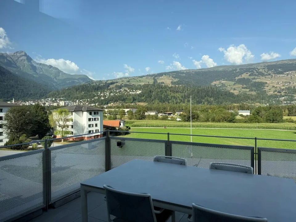 Originelle exklusive Terrassenwohnung in einer attraktiven Wohnlage in Sils i.D.