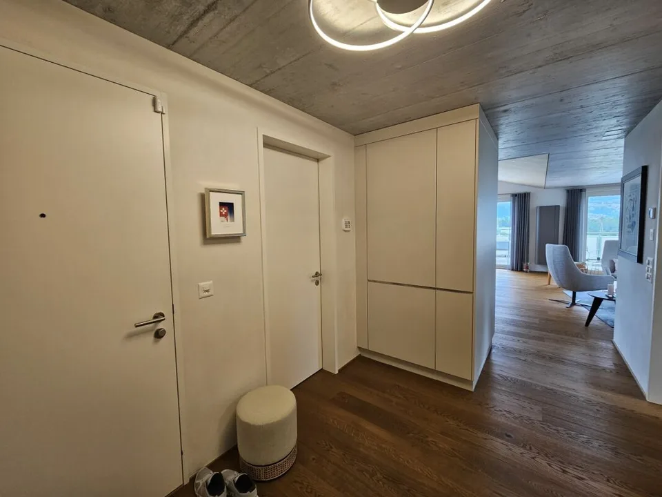Originelle exklusive Terrassenwohnung in einer attraktiven Wohnlage in Sils i.D.