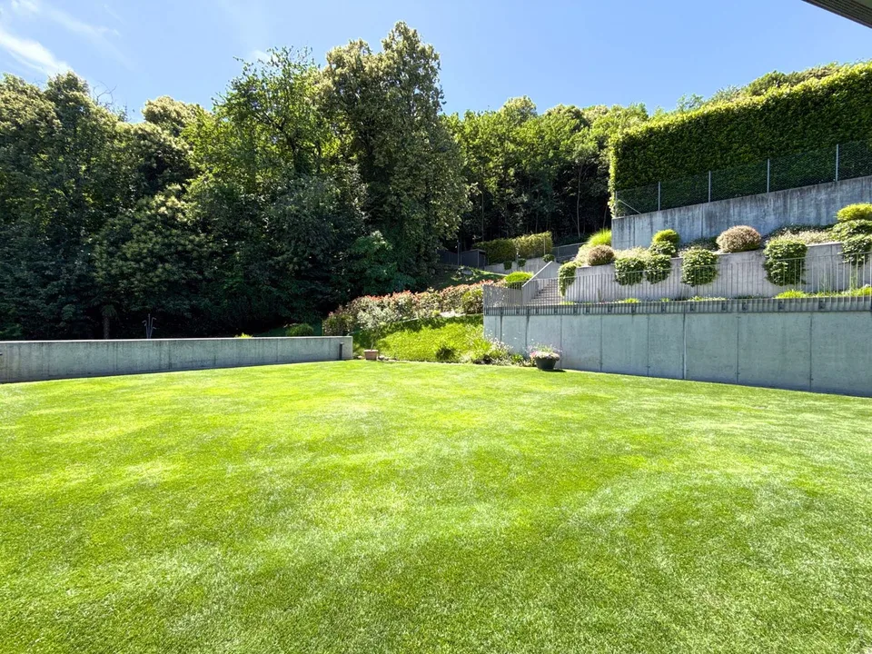 Appartement mit Garten, Pool, Sauna und Fitnessraum in Montagnola