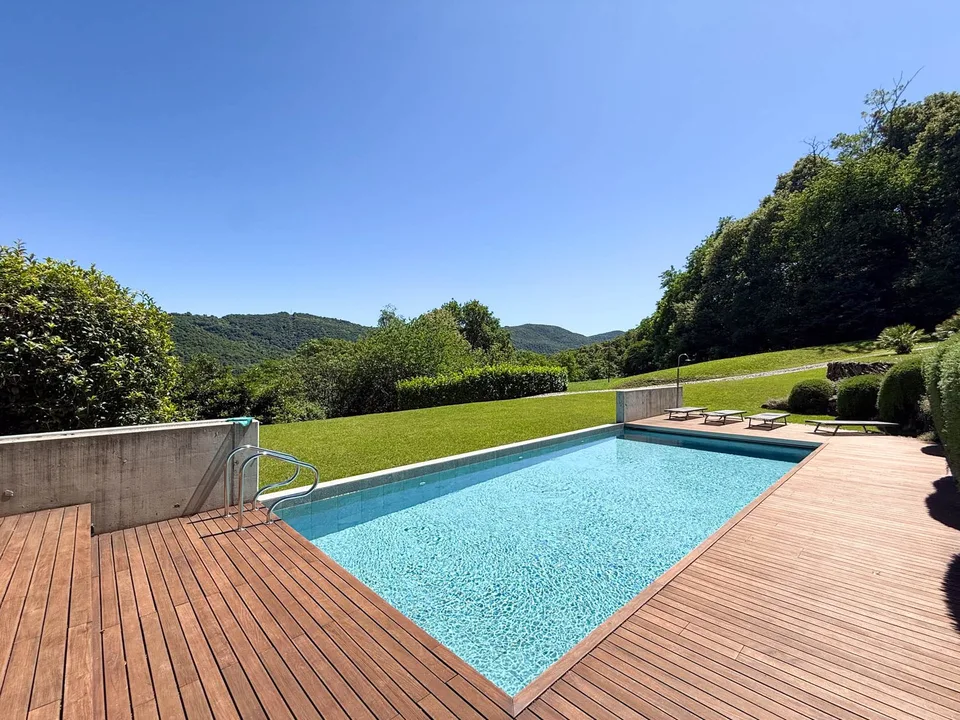 Appartement mit Garten, Pool, Sauna und Fitnessraum in Montagnola