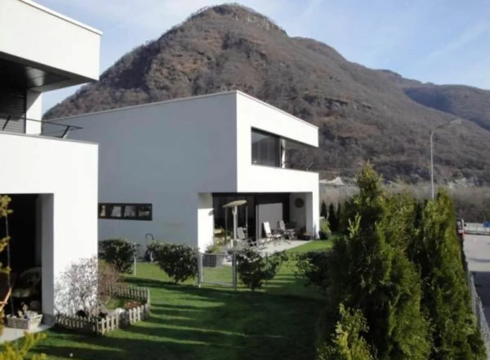 Schönes modernes Haus mitten in der Natur