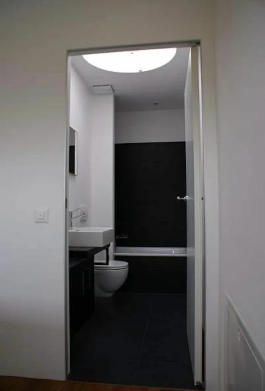 Schönes modernes Haus mitten in der Natur